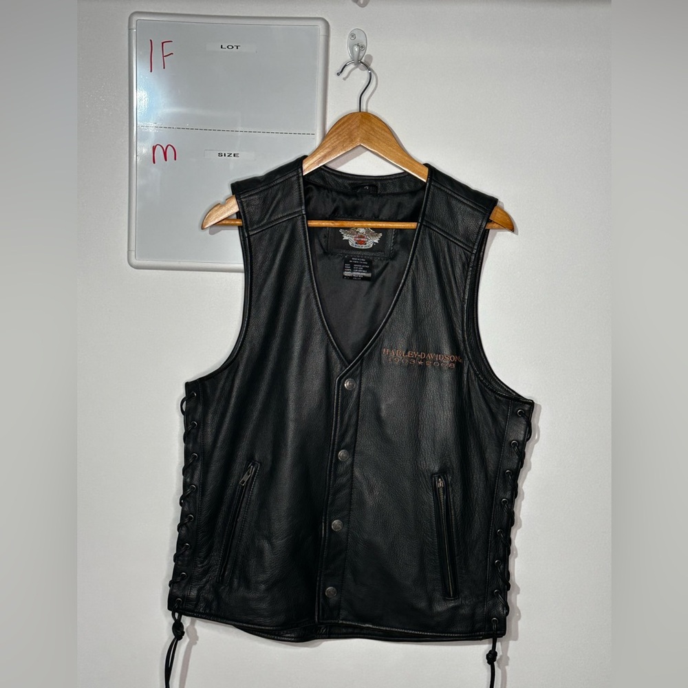 2008 HARLEY-DAVIDSON LARGE 105TH ANNIVERSARY LEATHER VEST
Sz-M